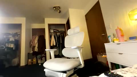 PeachyObsession online show from January 11, 2026, 11:21 pm