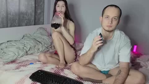 Rina and Max online show from February 9, 2026, 9:02 am