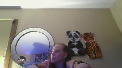 Snapshot of pearlysapphire chatting on October 28, 2025, 6:39 am pearlysapphire online show from October 28, 2025, 6:39 am