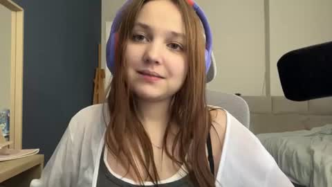 Snapshot of peepapa chatting on July 8, 2026, 2:10 pm Luna Vale online show from July 8, 2026, 2:10 pm