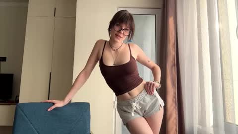 Lolly online show from December 5, 2025, 8:45 am