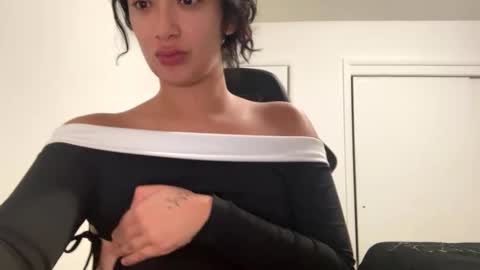 penelopeinwonderland online show from November 12, 2025, 1:39 am