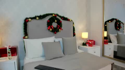 penelopeowenn online show from December 23, 2025, 3:04 am