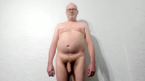 Snapshot of penis_dance chatting on March 4, 2026, 6:36 pm Vincent Howard online show from March 4, 2026, 6:36 pm