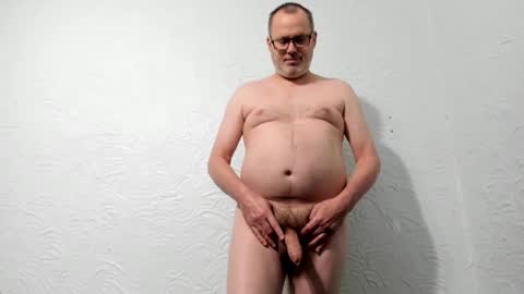 Snapshot of penis_dance chatting on April 8, 2026, 4:51 pm Vincent Howard online show from April 8, 2026, 4:51 pm