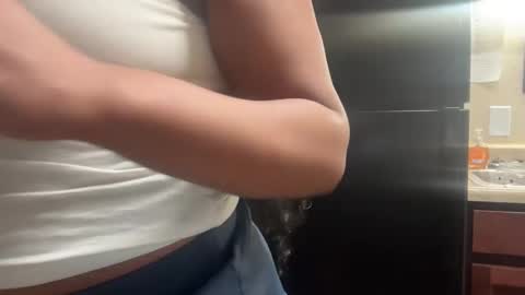 penutbutter691 online show from May 18, 2026, 3:18 pm