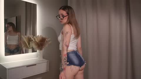im Kira today is my 1st day here 3 online show from July 21, 2026, 4:15 am