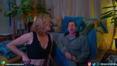 Peppermint and Dusty  online show from December 5, 2024, 3:04 am