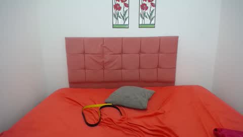 Snapshot of perla_hot99 chatting on December 6, 2024, 6:04 am perla online show from December 6, 2024, 6:04 am