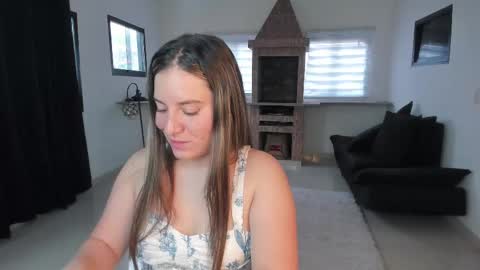 Snapshot of persefone_saira chatting on March 6, 2025, 12:19 pm Marie online show from March 6, 2025, 12:19 pm