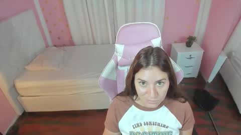 Snapshot of persefone_saira chatting on October 22, 2025, 9:53 am Marie online show from October 22, 2025, 9:53 am
