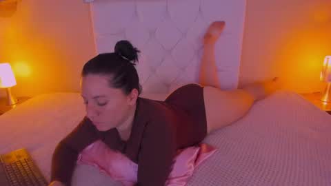 Snapshot of persefone_saira chatting on April 15, 2026, 11:28 am Marie online show from April 15, 2026, 11:28 am