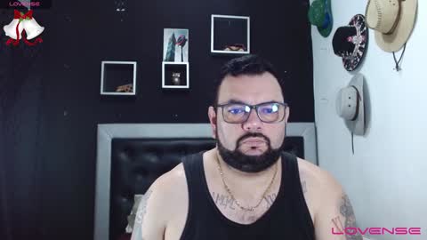 Snapshot of perverseveteranmanxxx chatting on December 23, 2024, 4:06 pm Carlos online show from December 23, 2024, 4:06 pm