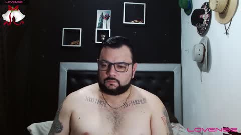 Snapshot of perverseveteranmanxxx chatting on December 28, 2024, 4:41 am Carlos online show from December 28, 2024, 4:41 am