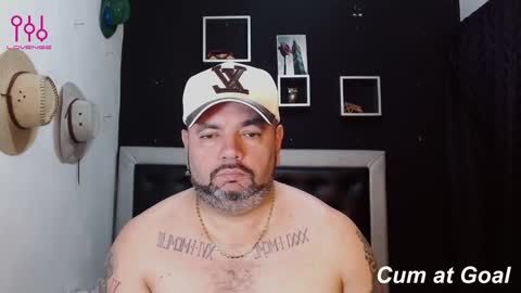 Snapshot of perverseveteranmanxxx chatting on January 21, 2025, 3:54 pm Carlos online show from January 21, 2025, 3:54 pm