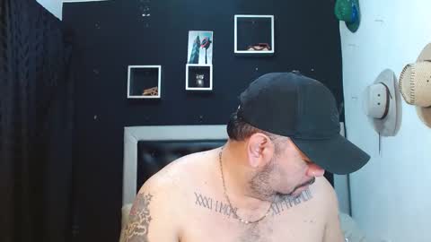 Snapshot of perverseveteranmanxxx chatting on January 29, 2025, 2:00 pm Carlos online show from January 29, 2025, 2:00 pm