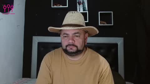 Snapshot of perverseveteranmanxxx chatting on February 21, 2025, 2:48 pm Carlos online show from February 21, 2025, 2:48 pm