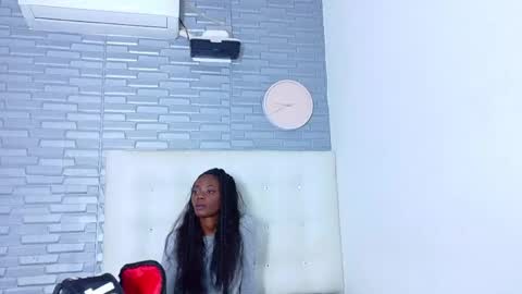 pervert_shydoll online show from April 11, 2026, 3:22 am