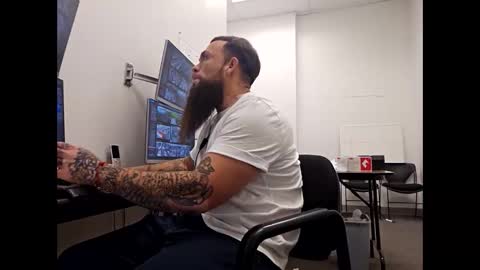 AKA perverted Step Daddy online show from December 29, 2024, 11:50 pm