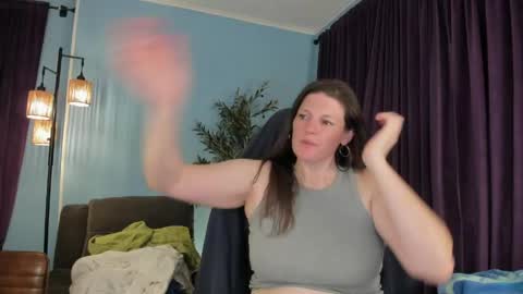 Kelly online show from April 13, 2026, 11:48 am