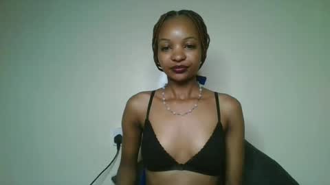 Snapshot of petal_palette chatting on July 4, 2026, 4:40 am Lolly online show from July 4, 2026, 4:40 am