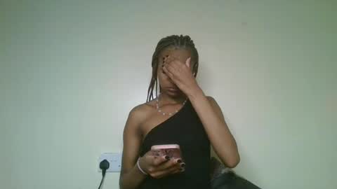 Snapshot of petal_palette chatting on July 4, 2026, 6:47 pm Lolly online show from July 4, 2026, 6:47 pm