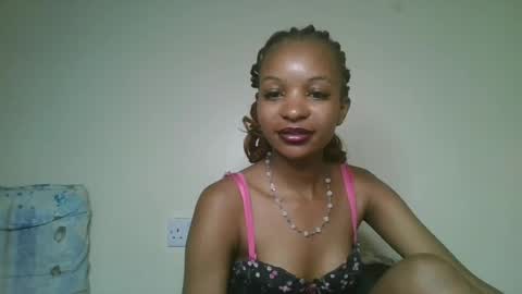 Snapshot of petal_palette chatting on July 5, 2026, 7:21 pm Lolly online show from July 5, 2026, 7:21 pm