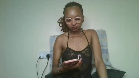 Snapshot of petal_palette chatting on July 9, 2026, 5:28 pm Lolly online show from July 9, 2026, 5:28 pm