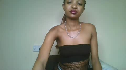 Snapshot of petal_palette chatting on July 11, 2026, 9:49 pm Lolly online show from July 11, 2026, 9:49 pm