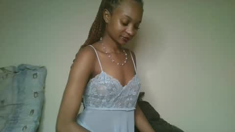 Snapshot of petal_palette chatting on July 14, 2026, 7:41 pm Lolly online show from July 14, 2026, 7:41 pm