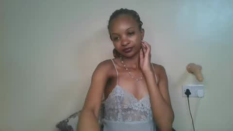 Snapshot of petal_palette chatting on July 15, 2026, 7:46 am Lolly online show from July 15, 2026, 7:46 am