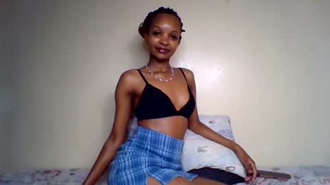 Snapshot of petal_palette chatting on July 17, 2026, 5:07 pm Lolly online show from July 17, 2026, 5:07 pm