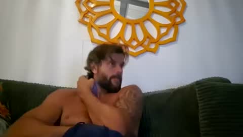 Snapshot of pete_le_meat chatting on July 9, 2026, 10:03 pm pete_le_meat online show from July 9, 2026, 10:03 pm