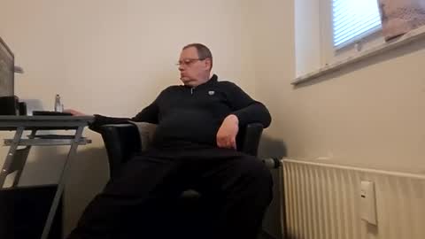 Snapshot of peter_03041976 chatting on December 9, 2024, 10:43 am peter_03041976 online show from December 9, 2024, 10:43 am