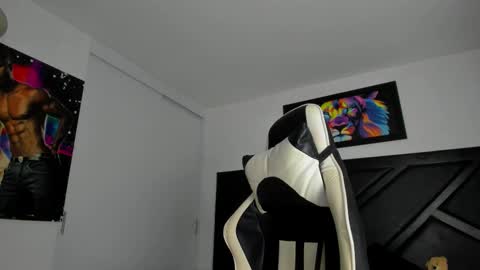 PeterColeman online show from December 21, 2025, 1:35 am