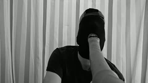 peterh1108 online show from November 3, 2025, 2:40 pm