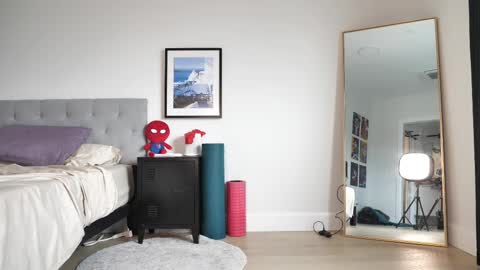 Peter Parker online show from September 21, 2025, 8:43 pm