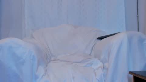 Snapshot of petite_amor chatting on January 24, 2025, 10:32 am petite_amor online show from January 24, 2025, 10:32 am