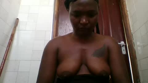 Snapshot of petite_shan chatting on July 6, 2026, 5:04 am petite_shan online show from July 6, 2026, 5:04 am