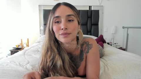 PetiteAlejaTs online show from December 1, 2024, 4:29 pm