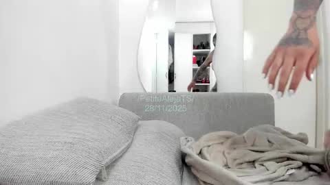PetiteAlejaTs online show from November 28, 2025, 5:04 pm