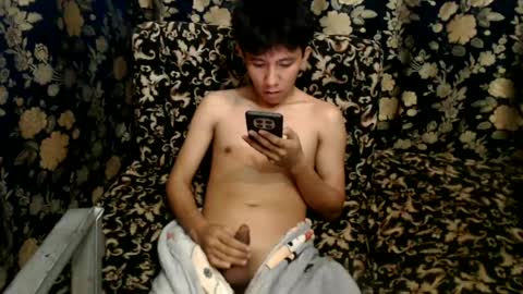 Snapshot of petiteasian_boy chatting on June 14, 2026, 2:24 am cute vir online show from June 14, 2026, 2:24 am