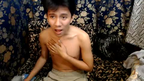 Snapshot of petiteasian_boy chatting on June 23, 2026, 3:59 am cute vir online show from June 23, 2026, 3:59 am