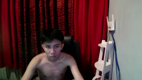 Snapshot of petiteasian_boy chatting on June 26, 2026, 3:49 pm cute vir online show from June 26, 2026, 3:49 pm