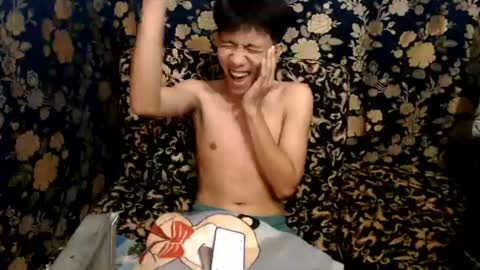 Snapshot of petiteasian_boy chatting on June 28, 2026, 6:19 am cute vir online show from June 28, 2026, 6:19 am