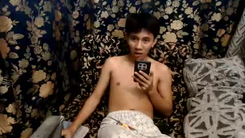 Snapshot of petiteasian_boy chatting on July 8, 2026, 6:34 pm cute vir online show from July 8, 2026, 6:34 pm