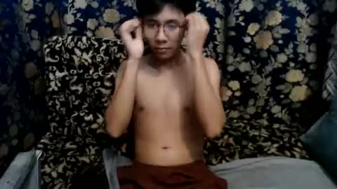 Snapshot of petiteasian_boy chatting on July 13, 2026, 8:33 pm cute vir online show from July 13, 2026, 8:33 pm