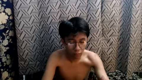 Snapshot of petiteasian_boy chatting on July 26, 2026, 2:53 am cute vir online show from July 26, 2026, 2:53 am