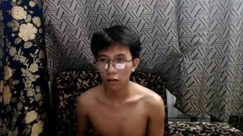Snapshot of petiteasian_boy chatting on July 26, 2026, 3:19 pm cute vir online show from July 26, 2026, 3:19 pm