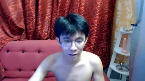 Snapshot of petiteasian_boy chatting on July 28, 2026, 5:45 pm cute vir online show from July 28, 2026, 5:45 pm